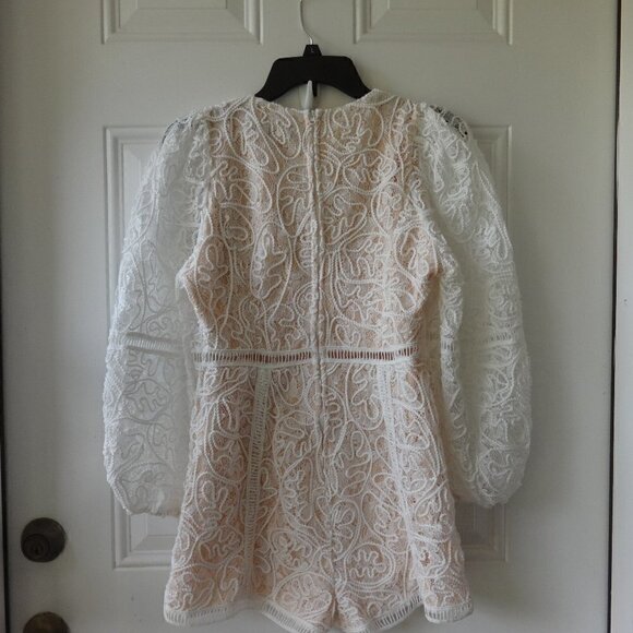 NAANAA, white lacy romper size 8 (US) new with tags v neck lined body very soft - Picture 3 of 14